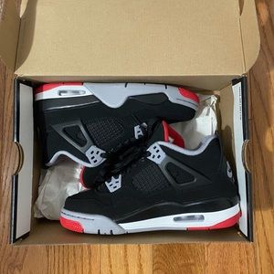Air Jordan 4 Retro
